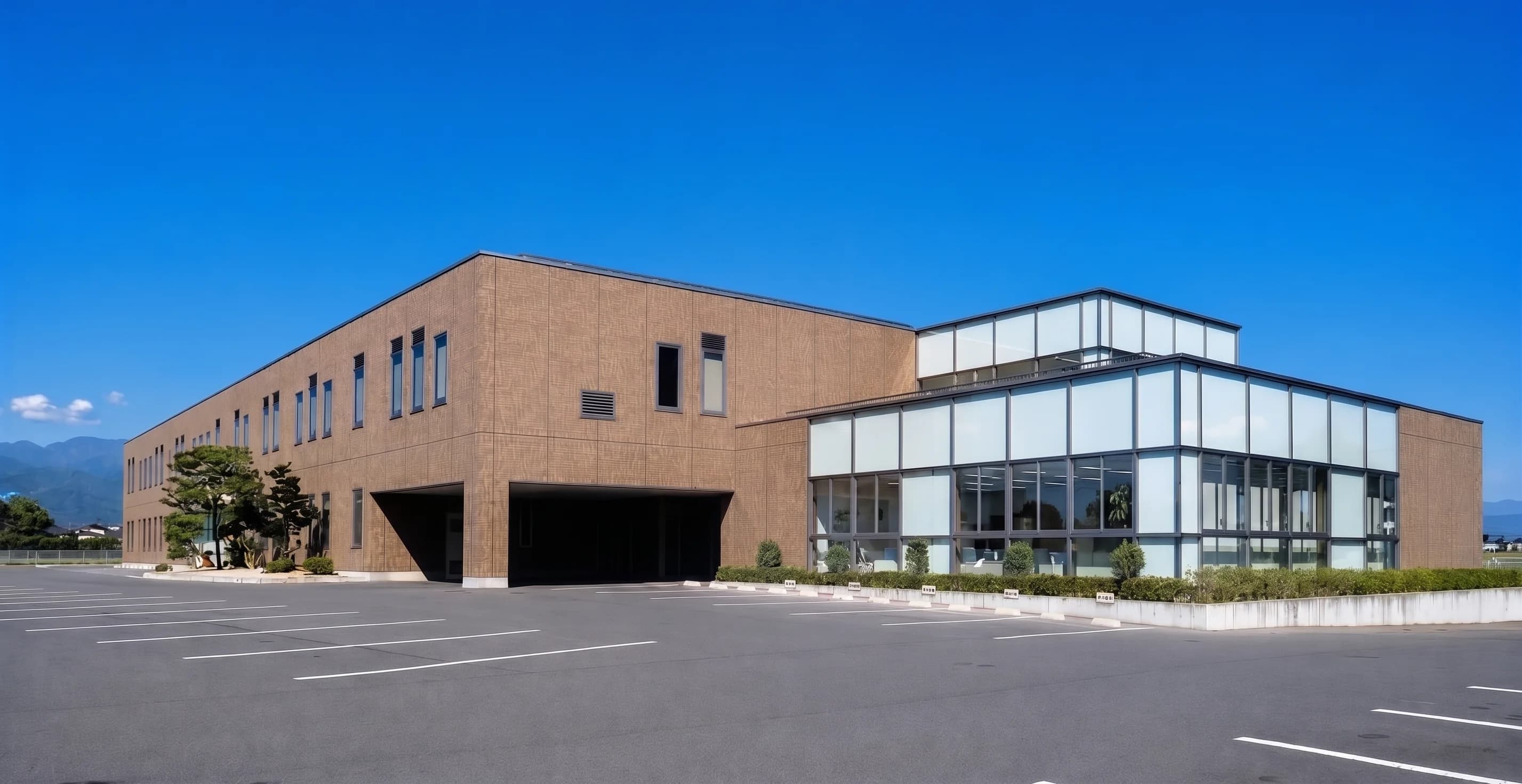 山梨県環境科学検査センターの社屋外観